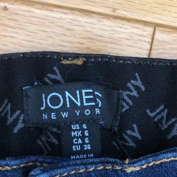 🔴 2 for $25 Jones New York skinny dark was size 6 - Picture 2 of 8